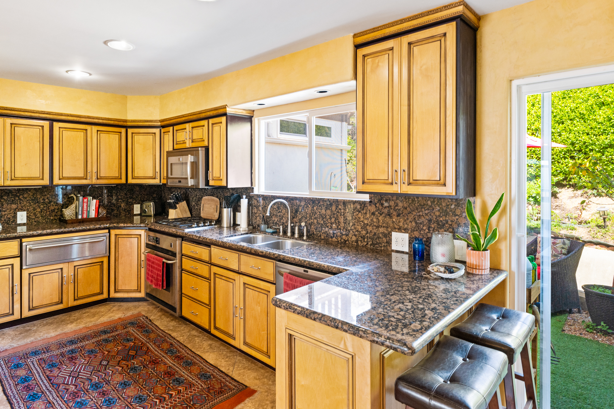 Kitchen before renovation